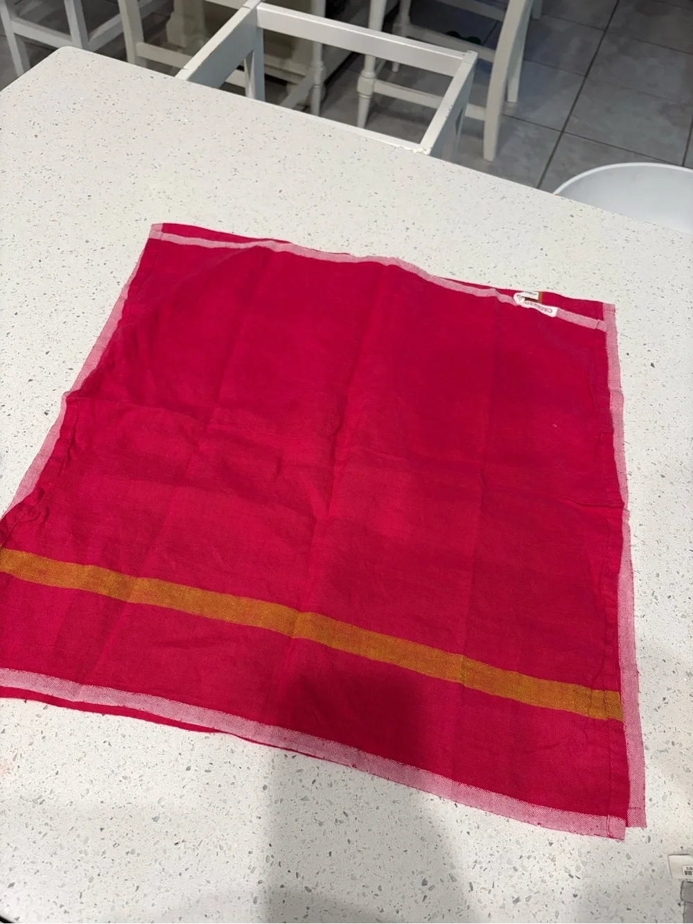 Caravan Vintage Linen Napkins, Set of 2 hot pink